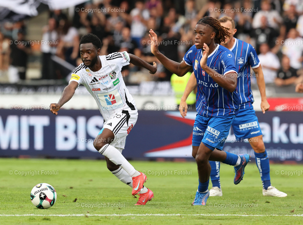A_LUI_170825_03 | SPORT,FUSSBALL,ADMIRAL BUNDESLIGA RZ PELLETS WAC-BLAU WEISS LINZ 17.08.2025 IM BILD:DAVID ATANGA (WAC) UND ELIAS BAKATUKANDA  (BLAUWEISSLINZ) FOTO:FOTOLUI/MW