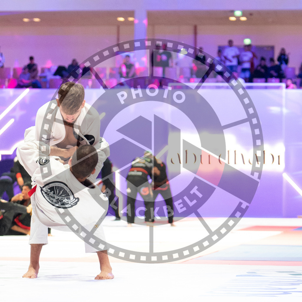 20231109PBB5170 | Fighters compete during the AJP World Professional Championship in the Mubadala Arena in Abu Dhabi, Arab United Emirates, on November 9, 2023.