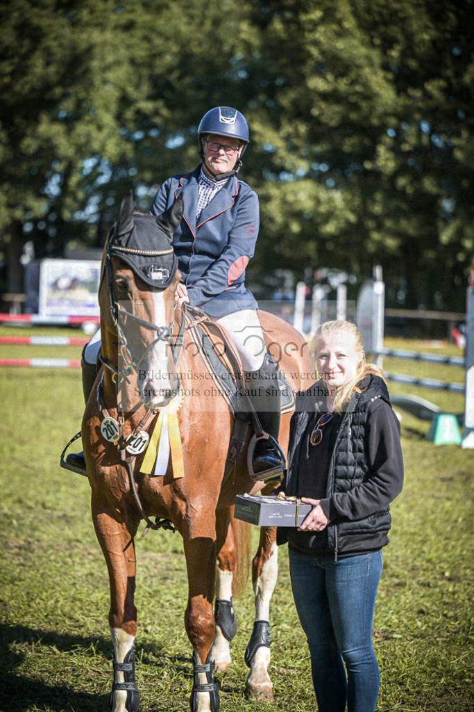 DOS_0027 | Entdecke hochwertige Reitturnierfotos von Foto Oger. Professionell, emotional und authentisch – jetzt Lieblingsmomente im Shop bestellen.Deutschlandweite Turnierfotografie. - Realisiert mit Pictrs.com
