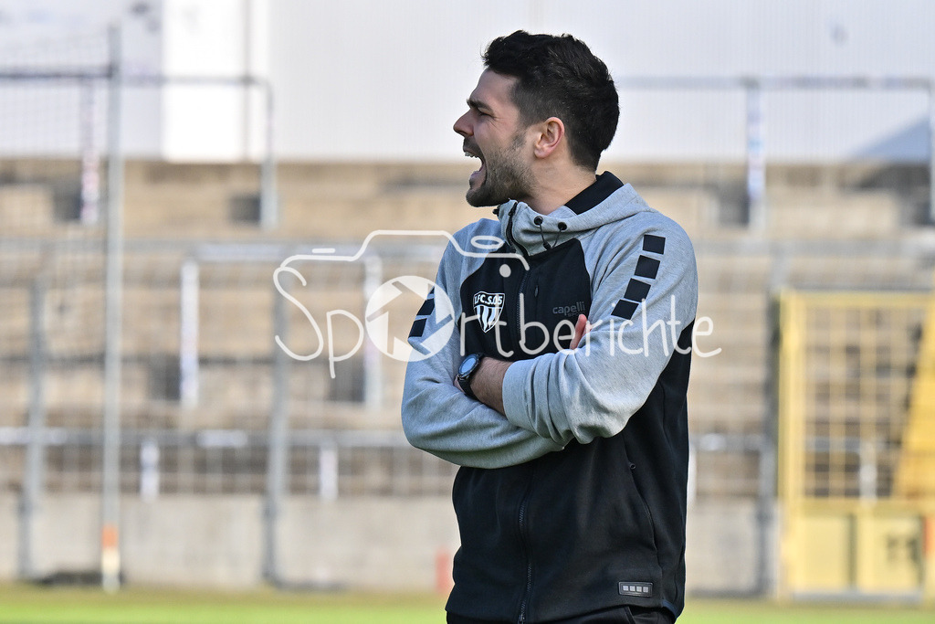 FC Bayern Amateure - 1. FC Schweinfurt 05 | im Bild Victor KLEINHENZ Trainer FC Schweinfurt 05 / Einzelfoto / Freisteller / Regionalliga Bayern: FC Bayern Muenchen II - 1. FC Schweinfurt 1905, Gruenwalder Stadion am 22.02.2025