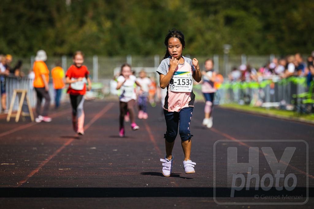 16. Hoywoj-CityLauf im Sportforum Hoyerswerda - 16.09.2023 | 1km VBH-Grundschul-Lauf 2. Klassen - Realisiert mit Pictrs.com