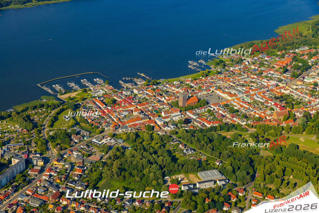 Luftbild Vs Google Maps  Ribnitz  Ribnitz-Damgarten -Das Luftbild wurde 2025 vom UL-Flugzeug heraus erstellt ( keine Drohnenluftbilder ) - Hochauflösende Luftaufnahme -Nicht vergleichbar mit Google Maps oder Satelittenbilder- Die Geschenkidee !Mit Lizenz und Bildrechte bestellbar