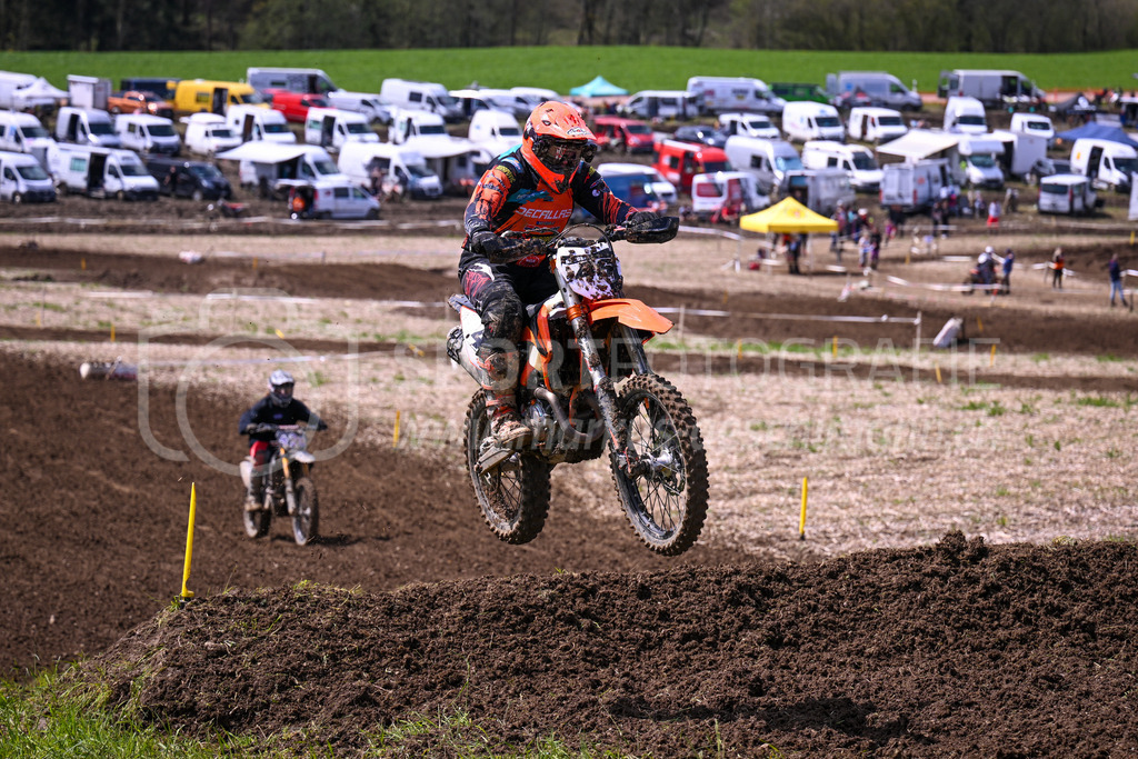 Motocross Schlatt bei Winterthur - 29. April 2023 | #46 Rueeger Saemi aus Turbenthal (CH) auf KTM in der Kategorie Hobby Open am Motocross Schlatt bei Winterthur, 29. April 2023.
Instagram: @mx_schlatt | @mc_wila | @sam_schweiz
Bild: Sportfotografie Markus Aeschimann | www.markus-aeschimann.ch - Realisiert mit Pictrs.com