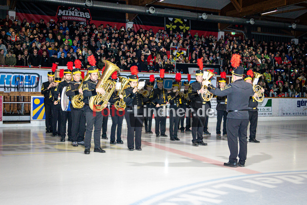 Spiel 1 Finale TSV Peißenberg Miners vs EHC Königsbrunn | Eishockey Bayernliga Playoffs 2023/2024, Spiel 1 Finale TSV Peißenberg Miners vs EHC Königsbrunn, 20240322,
Knappschaftskapelle,
2024-03-22 in Peißenberg (Eisstadion)

Copyright: WolfgangxLindner foto-lindner.de