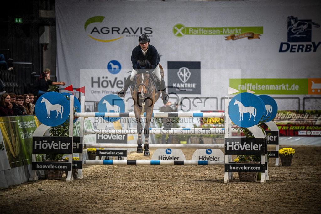 DOS_1396 | Entdecke hochwertige Reitturnierfotos von Foto Oger. Professionell, emotional und authentisch – jetzt Lieblingsmomente im Shop bestellen.Deutschlandweite Turnierfotografie. - Realisiert mit Pictrs.com
