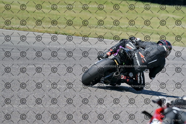 26BT01-1337 | markuskiefer.com - Realisiert mit Pictrs.com