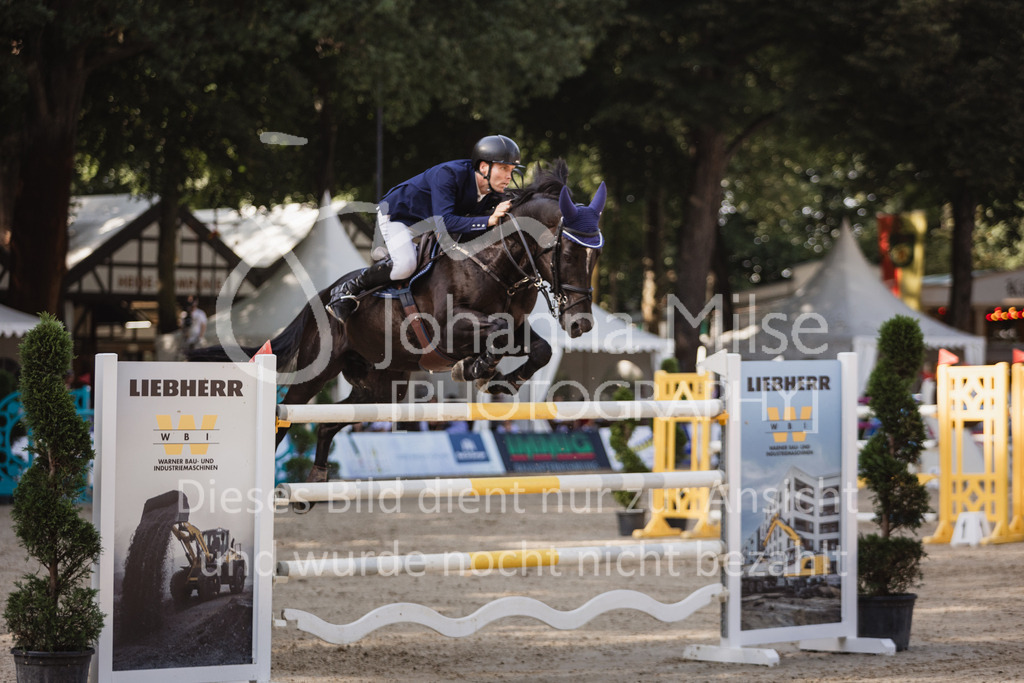 230910_OWLCh_GroßerPreis-672 | Deine schönsten Turniermomente als professionelle Fotos! Entdecke hochwertige Pferdesport-Fotografie im Online-Shop. Jetzt Fotos finden & bestellen!