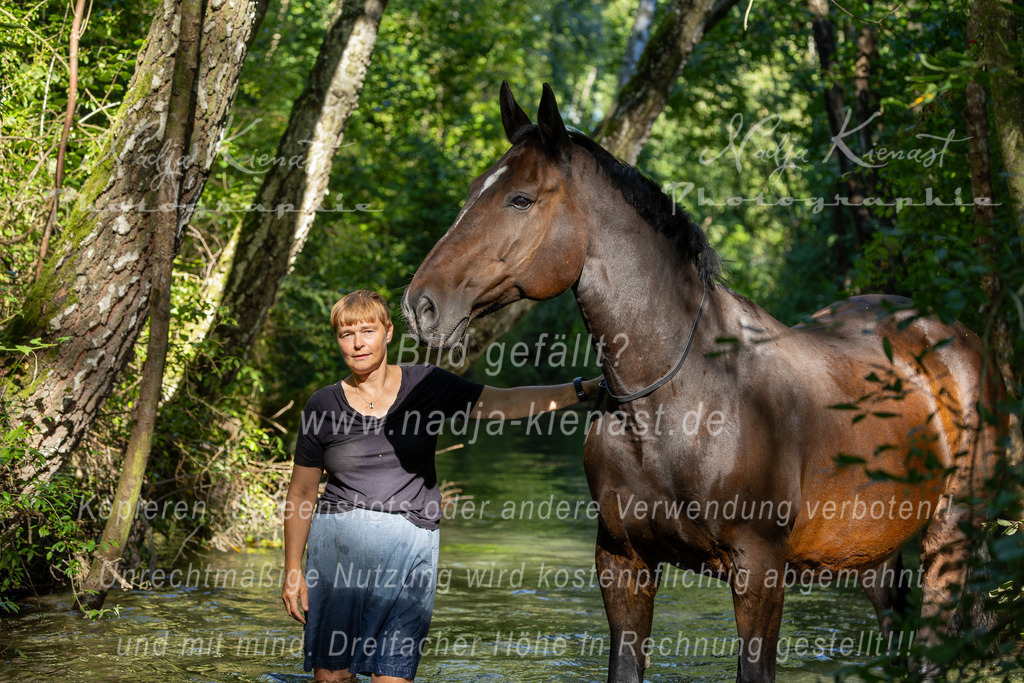 Auswahl_Photographie_Nadja_Kienast__IE_8597-Verbessert-RR | Ich biete Ihnen einzigartige und individuelle Fotoshootings mit Ihren Tieren.
In individuellen Coachings lernen Sie, wie sie von Ihrem Pferd, Ihrer Katze, Ihrem Hund oder einfach Ihrem persönlichen Lieblingstier eindrucksvolle Fotos machen können.