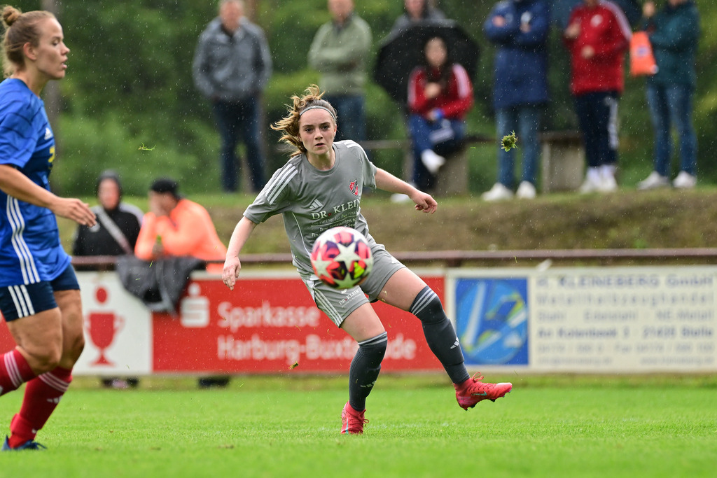 Fußball I Frauen I Saison 2025-2026 I Bezirkspokal I Qualifikation I TSV Stelle - TuS Fleestedt | Der Sportfotograf. - Realisiert mit Pictrs.com