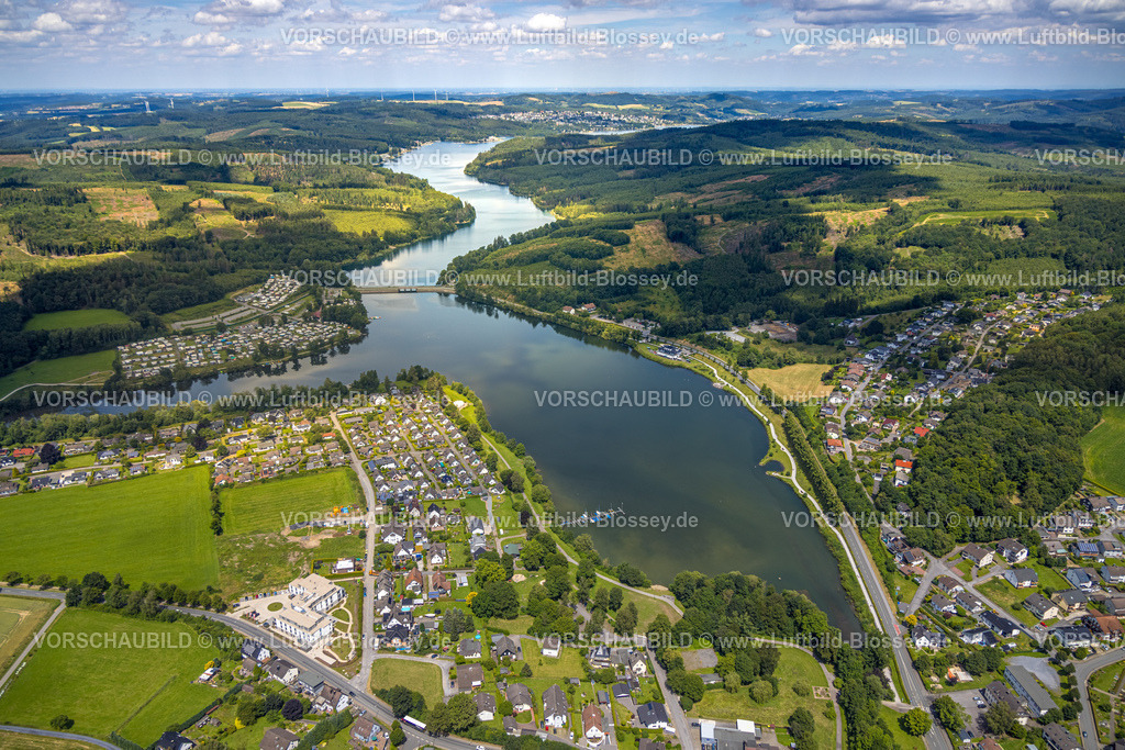 Sundern240708930 | Luftbild, Sorpesee Vorbecken und Goldbäckerei Grote GmbH &amp; Co. KG Restaurant, oberhalb Baustelle ehemaliges Freibad, Curavie Seniorenresidenz Amecke, Campen Am Damm, Westufer Wohngebiet, Blick ins Sauerland, Amecke, Sundern, Sauerland, Nordrhein-Westfalen, Deutschland