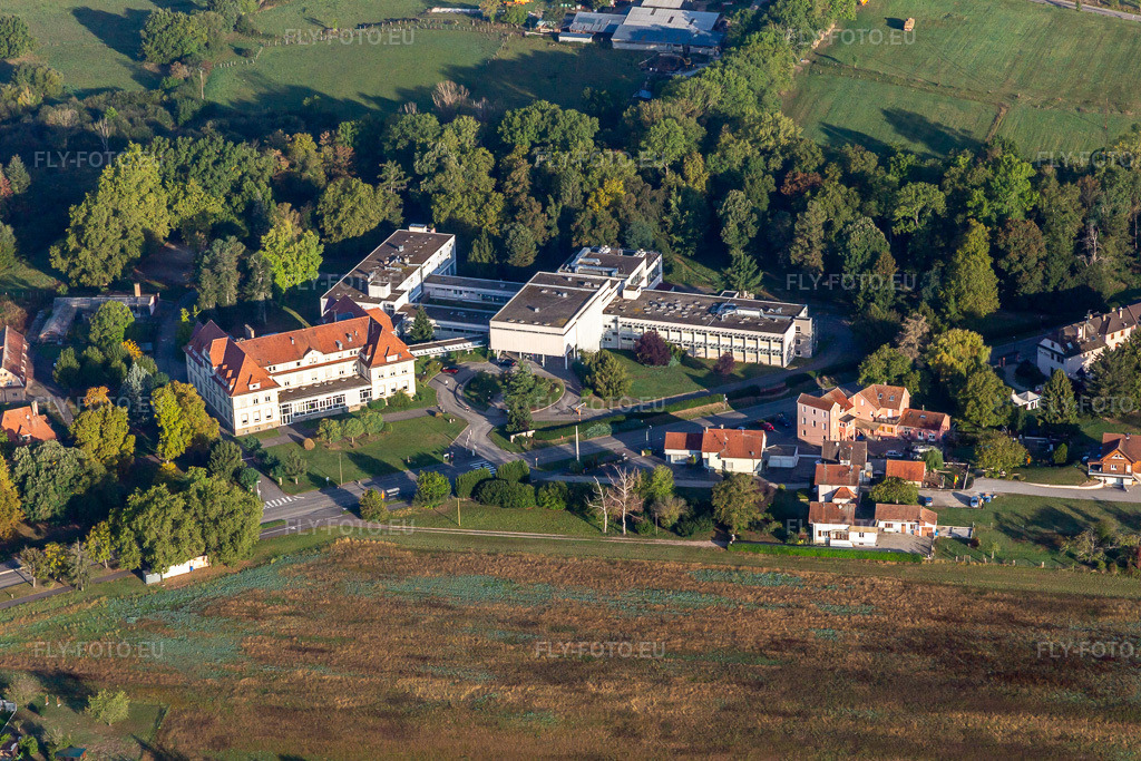 Vue aérienne: Valvital - Thermes de Morsbronn-les-Bains à Morsbronn-les-Bains dans le département Bas Rhin, France. Photo: IMG_139215.jpg prise le 01/10/2023 par Werner Riehm/FLY-FOTO.eu – Résolution de l'original: 5472 x 3648 px – Cures thermales, Spas thermaux et Instituts, Cosmétiques | ValVital