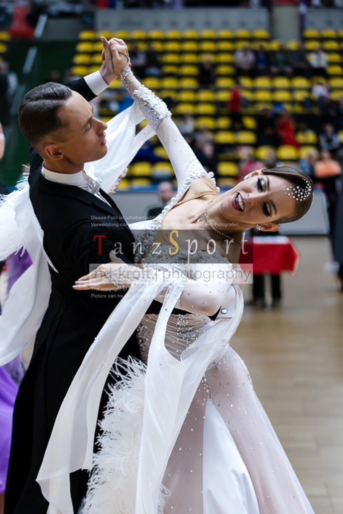 20250517_HessenTanzt_WDSF_IntOpen_Std_1360 | Tanzsportbilder, Standardtanz, Lateintanz, WDSF, DTV, LTVB, dancecomp, goc, hessen tanzt, blaues band der spree, walzer, tango, wiener walzer, slowfox, quickstepp, samba, rumba, cha-cha-cha, paso doble. jive, hd-kroft photography, turniertanzsport