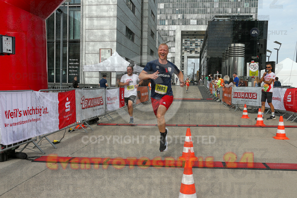 250920_1323_EX1_4268 | Sportfotografie im Rhein-Sieg Kreis, Köln, Bonn, NRW, Rheinland Pfalz, Hessen, etc. Unser Tätigkeitsfeld umfasst den Laufsport vom Volkslauf über den Marathon, Duathlon, Triathon bis zum Ultralauf wie Kölnpfad Ultra oder Schindertrail.