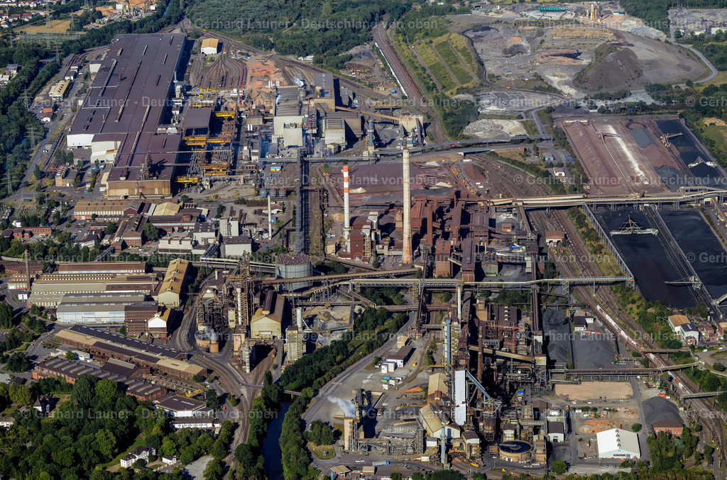 3290932 | Die Völklinger Hütte ist das weltweit einzige vollständig erhaltene Eisenwerk weltweit.Es ist das erste Industriedenkmal dieser Epoche, das in die Welterbeliste der UNESCO aufgenommen wurde