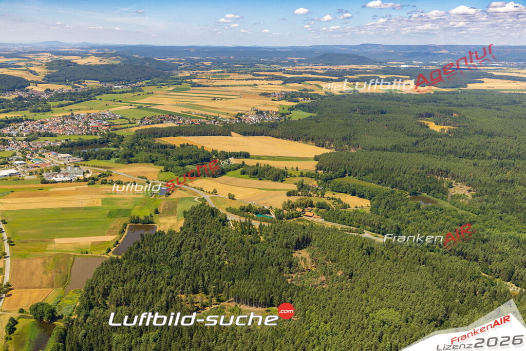 Luftaufnahme von Mitwitz - Die Luftaufnahme wurde 2025 vom UL-Flugzeug heraus erstellt ( keine Drohne ) - Hochauflösende Luftaufnahme - für professionelle Ausdrucke geeignet. Die Geschenkidee !Mit Lizenz und Bildrechte bestellbar