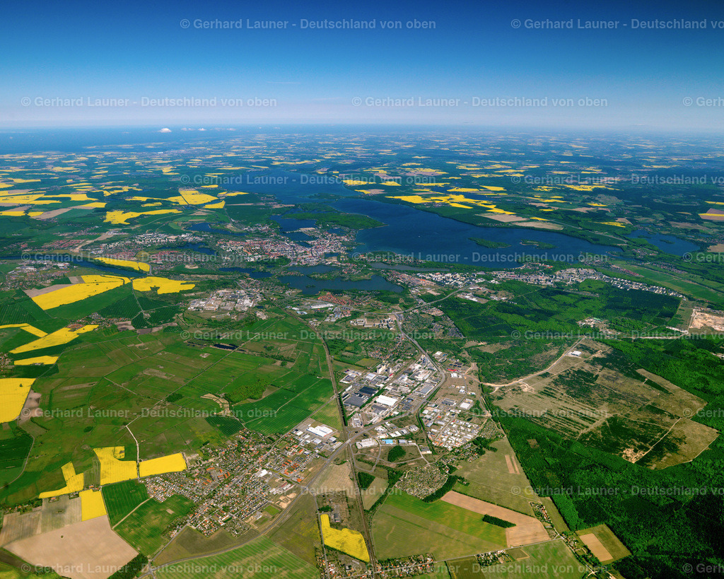 2715030 | Blick über die Landschaft um Schwerin und Schweriner See in Richtung Nordosten