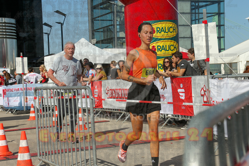 240921_1505_EX1_4388 | Sportfotografie im Rhein-Sieg Kreis, Köln, Bonn, NRW, Rheinland Pfalz, Hessen, etc. Unser Tätigkeitsfeld umfasst den Laufsport vom Volkslauf über den Marathon, Duathlon, Triathon bis zum Ultralauf wie Kölnpfad Ultra oder Schindertrail.