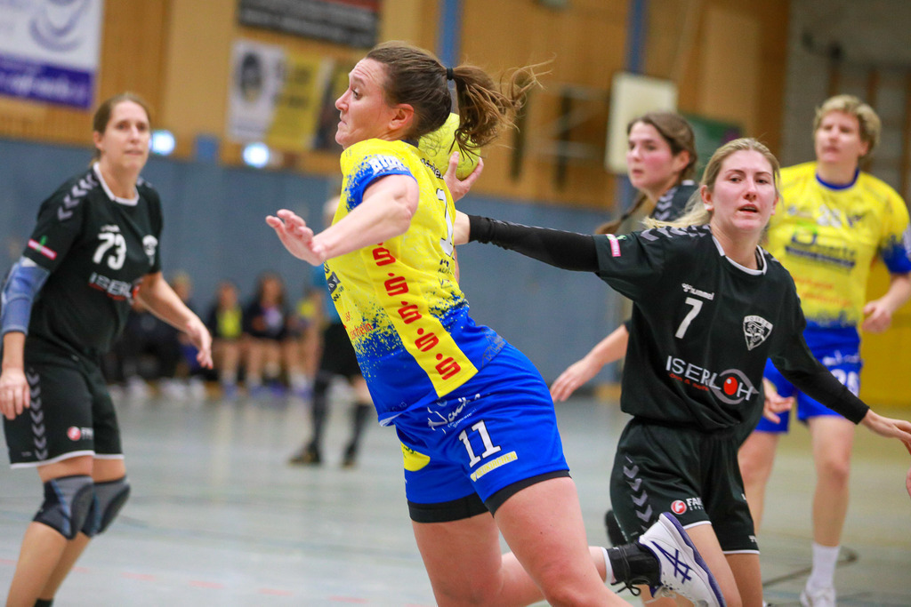 SVN_TvVoerde_021124_117 | Bildergalerie von Sport-Ereignissen aber auch von weiteren spannenden Dingen - nicht nur vom Niederrhein. In Anlehnung an den bekannten Spruch von Hanns Dieter Hüsch heißt das Motto: "Niederrhein ist überall".  - Realisiert mit Pictrs.com