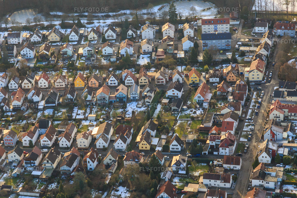 Luftbild: Haardtstraße x Birkenstraße im Winter bei Schnee in Kandel im Bundesland Rheinland-Pfalz in Deutschland. Foto: IMG_096293.jpg vom 15.01.2017 durch Werner Riehm/FLY-FOTO.de