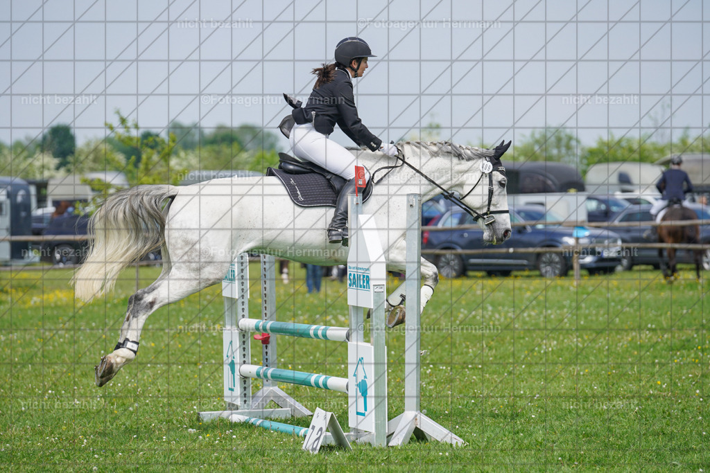 20240509-FAH02732 | Turnierbilder der Turnierfotografen Bayern, Pferdesport Fotografie, Reitsportbilder, Turnier Landberg am Lech, Turnierbilder bayern, Fotoagentur Herrmann