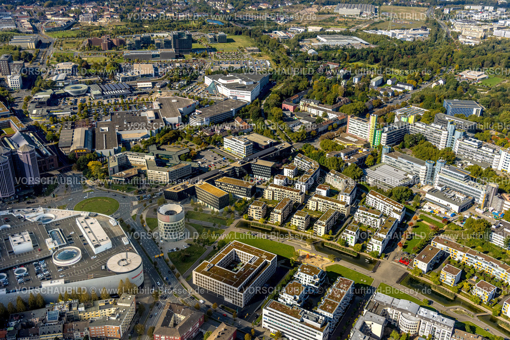 Essen241001052 | Luftbild, Funke Mediengruppe Gebäude, Wohnsiedlung Grüne Mitte mit Gebäude Restaurierung und Baugerüst nach Brand, Westviertel, Essen, Ruhrgebiet, Nordrhein-Westfalen, Deutschland