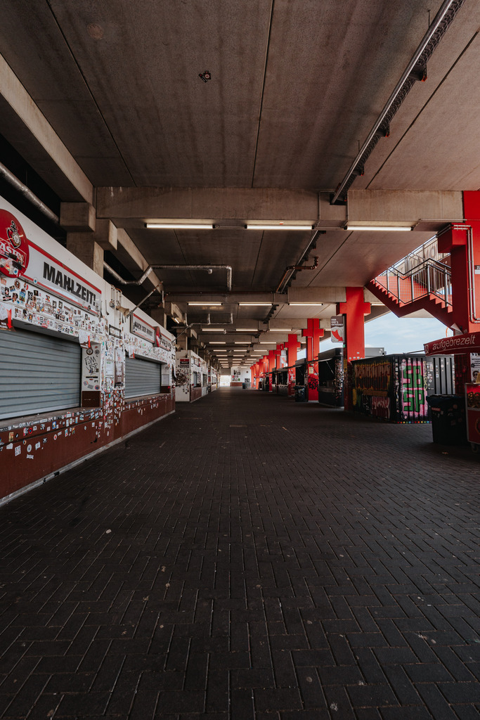 FCS00326 | Der offizielle Shop für FC St. Pauli Fotos. Wähle aus Spielszenen & Fanmomenten dein FCSP Wunschformat. Wir liefern Millerntor-Atmosphäre.