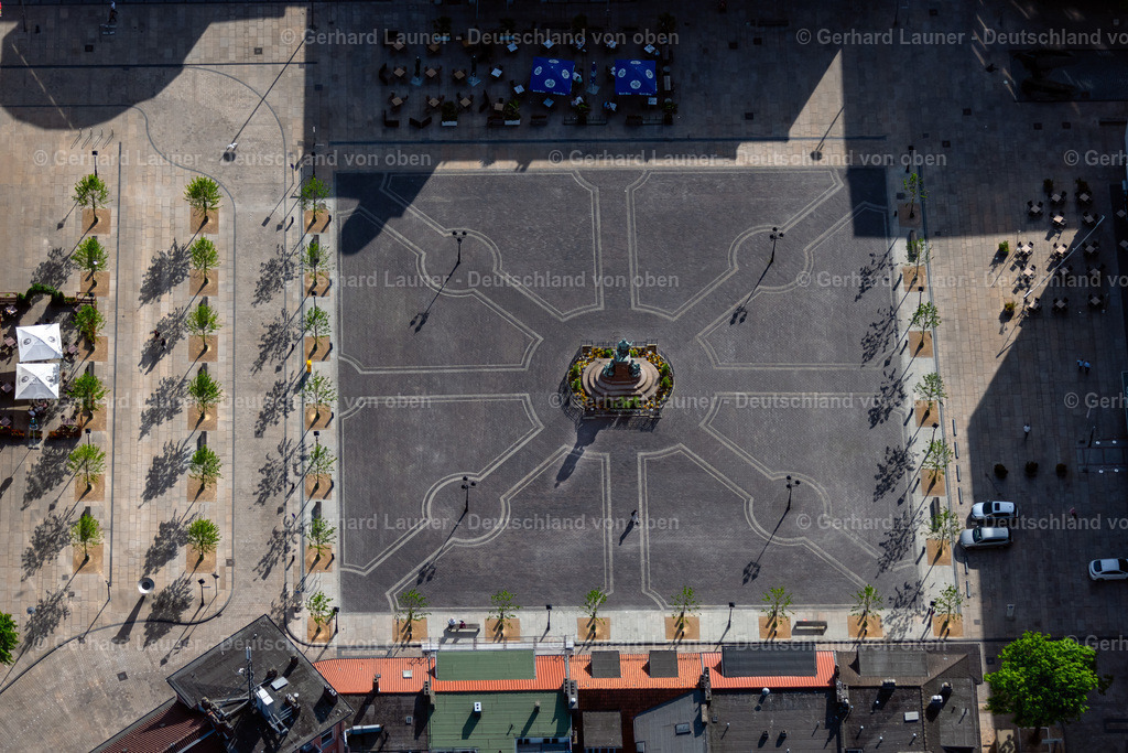 4030353 | BREMERHAVEN 01.06.2020 Platz- Ensemble Theodor-Heuss-Platz im Innenstadt- Zentrum im Ortsteil Mitte-Süd in Bremerhaven im Bundesland Bremen, Deutschland. // Ensemble space an place Theodor-Heuss-Platz in the inner city center in the district Mitte-Sued in Bremerhaven in the state Bremen, Germany. Foto: Gerhard Launer