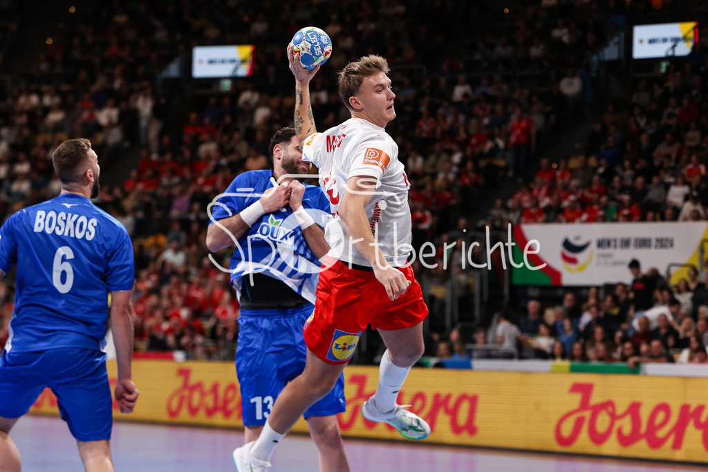 Griechenland - Dänemark | Emil Wernsdorf MADSEN (DEN #45) bei einem Wurf auf das Tor