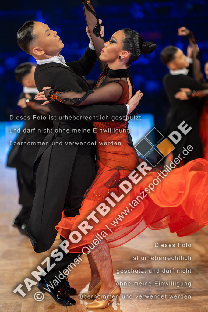 20251206-01593 | Hier finden Sie Tanz Bilder vom Latein und Standard Formationen tanzen. Sportbilder vom Tanzsport. Schöne Fotos und von Weltmeisterschaft, Europameisterschaft, Bundesliga, Regionalliga, Oberliga und Landesliga sowie von GOC Stuttgart, DanceComp, WM Bremen