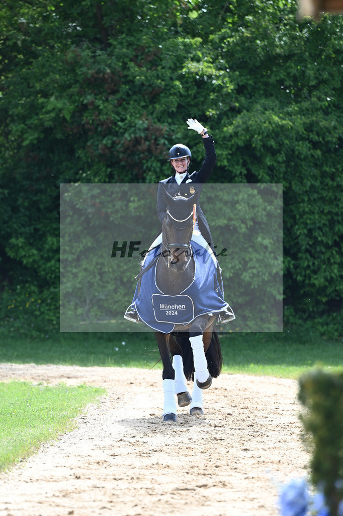 v Bredow-Werndl_TSF Dalera BB_12244592 | hf-fotografie - Realisiert mit Pictrs.com