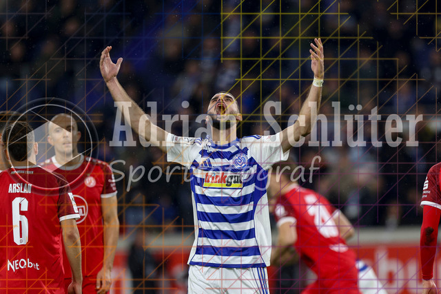 MSV Duisburg vs Rot-Weiss Essen - 3. Liga | Duisburg, Deutschland, 26.10.25:   Rasim Bulic (MSV Duisburg) ist enttäuscht waehrend des Spiels der 3. Liga MSV Duisburg vs Rot-Weiss Essen in der schauinsland-reisen-arena(Foto von Brauer-Fotoagentur / Adrian Schlueter)