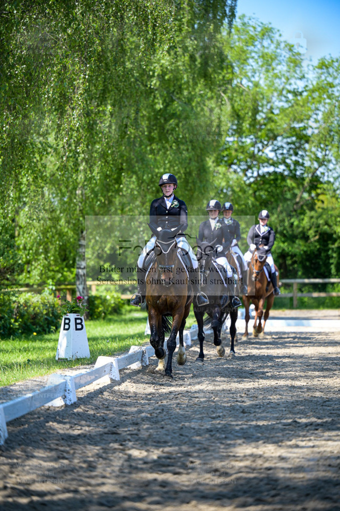 Reitturnier Lienen | Entdecke hochwertige Reitturnierfotos von Foto Oger. Professionell, emotional und authentisch – jetzt Lieblingsmomente im Shop bestellen. - Realisiert mit Pictrs.com