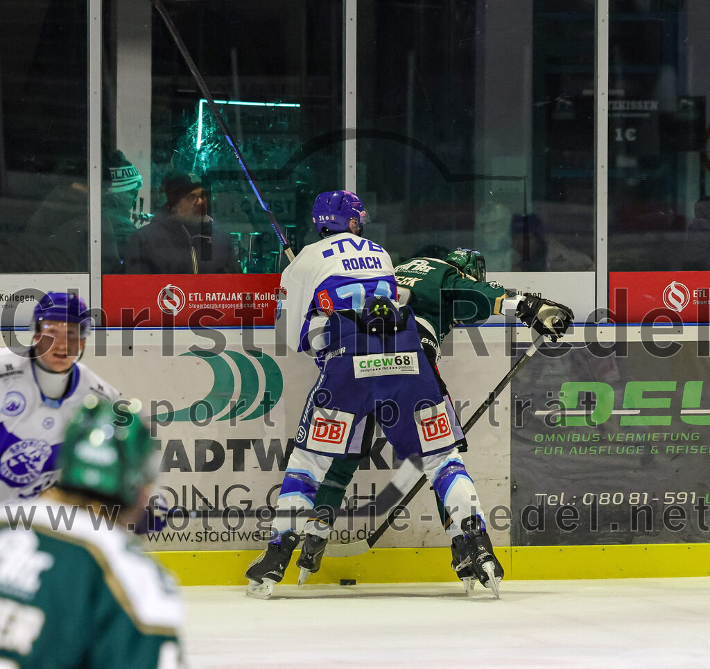 2026-01-23_104_TSV_Erding_gegen_SC_Riessersee | Erding, Deutschland, 23.01.2026:Eishockey, Oberliga Süd 2025 / 2026, 40. Spieltag, TSV Erding gegen SC Riessersee, Endergebnis: 6:5 n.V.Jesse Roach (SC Riessersee, #74)Foto: Christian Riedel / fotografie-riedel.net