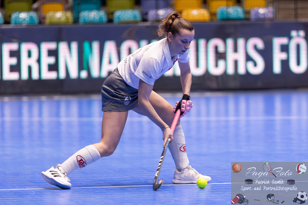 Volvo E.R.B. Final 4 Halbfinale Frauen: Der Club an der Alster - Berlienr HC, 25.01.2025 | Marie Charlotte Jeltsch (Der Club an der Alster #21) am Ball, Freisteller, Portrait, Porträt, Der Club an der Alster - Berlienr HC, Frankfurt, Süwag Arena, 25.1.2025 - Realisiert mit Pictrs.com