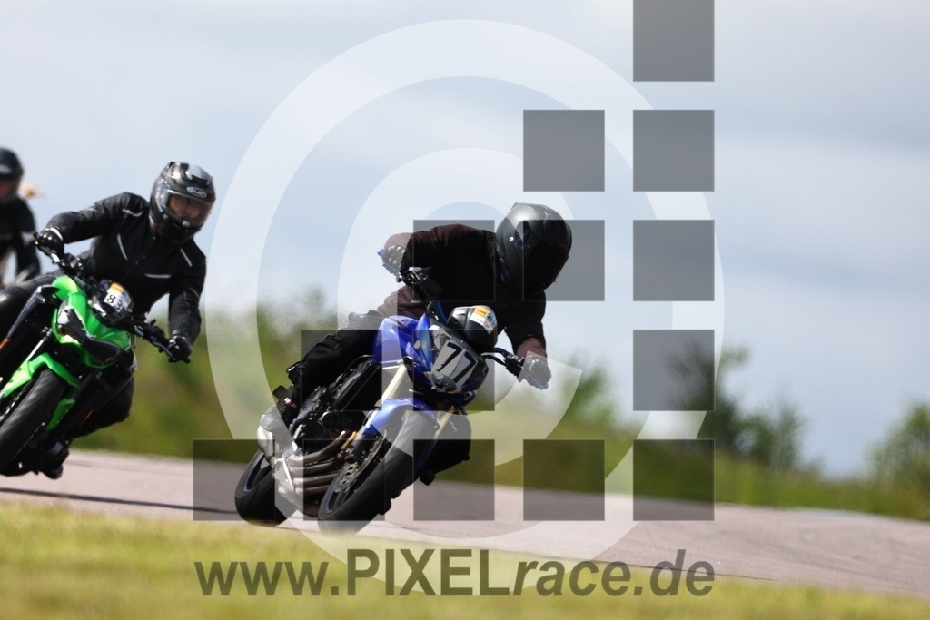 0077-20240530_00870 | Schöne Erinnerungen an spannende Momente - das festzuhalten ist unser Job. PIXELrace.de ist seit 2003 auf den Rennstrecken Europas unterwegs um die Action draußen beim Fahren und die wunderbare Stimmung imm Fahrerlager für euch einzufangen.