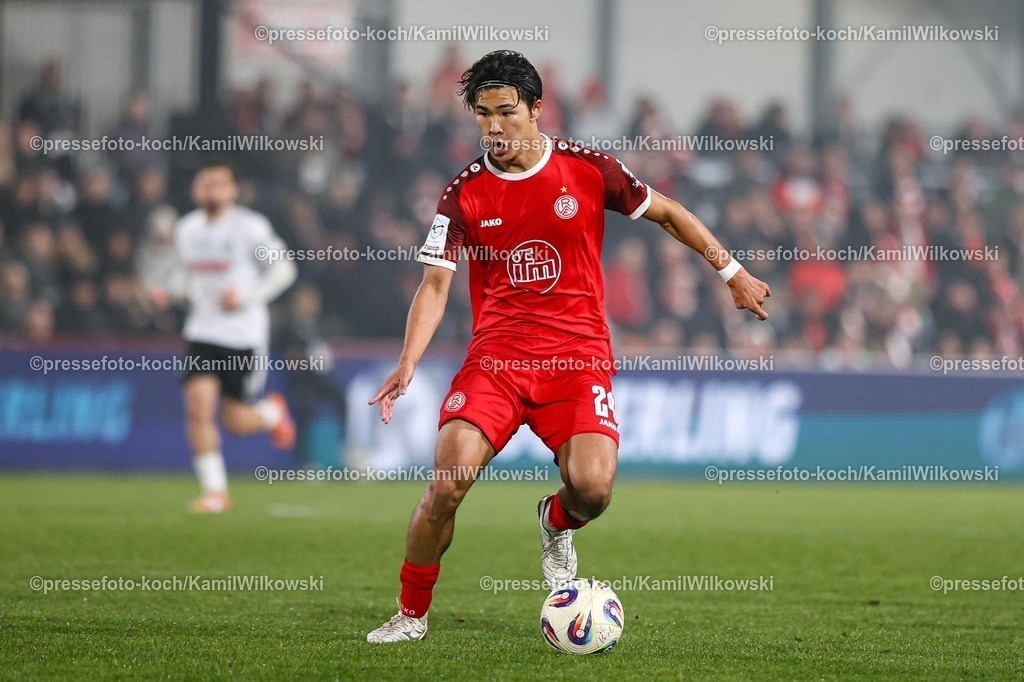 xKWIx13122501041 | 13.12.2025, xKWIx, Fußball, 3. Liga, SC Verl - Rot-Weiss Essen, SPORTCLUB Arena: Kaito Mizuta (Rot-Weiss Essen #24) Photo: xKamilxWilkowskixPressefotoKochx
