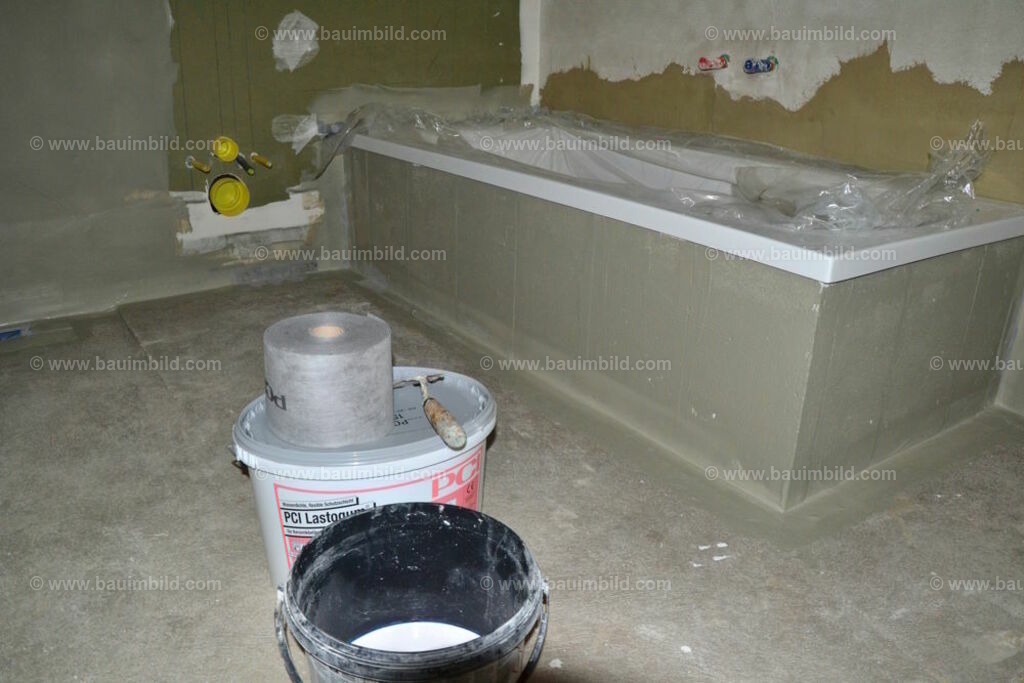 bib-lg21-fliesenlegerarbeiten-0027 | Nach LV-Leistungsgruppen sortierte Detailfotos über den Bau eines Hauses. Alle Hausbau-Bilder direkt vom Urheber und Autor der Website Haus-Selber-Bauen.com