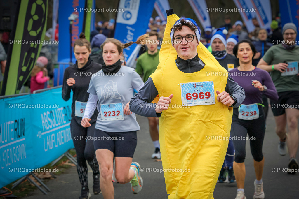 6. Bonner Nikolauslauf; Bonn, 14.12.2025 | Impressionen vom 6. Bonner Nikolauslauf am 14.12.2025 in Bonn (Nordrhein-Westfalen). 