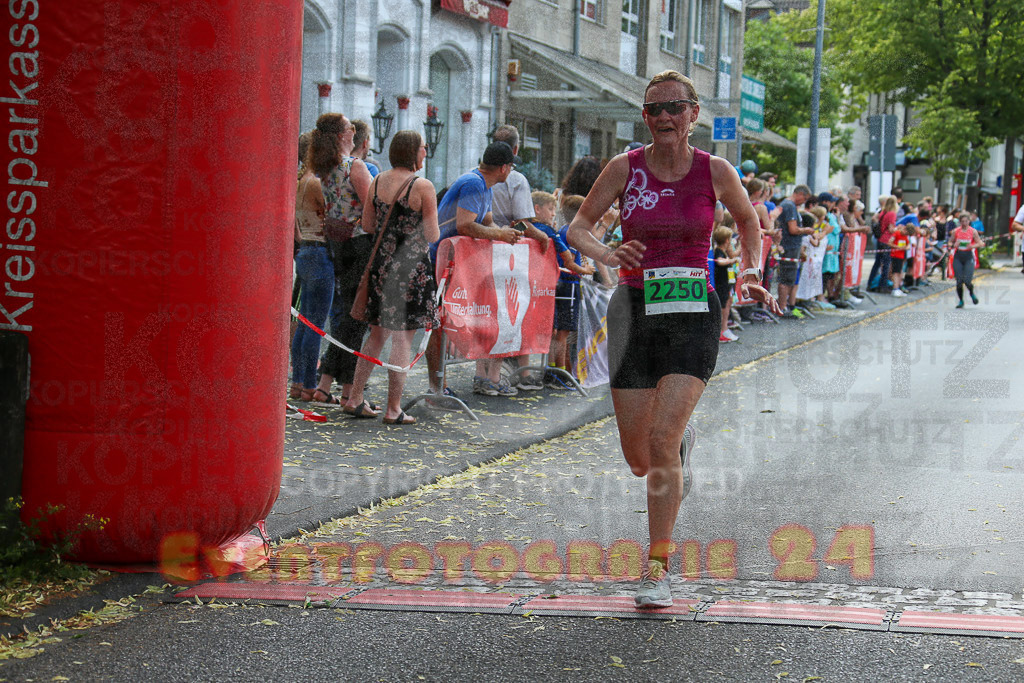 220625_1657_EX1_5566 | Sportfotografie im Rhein-Sieg Kreis, Köln, Bonn, NRW, Rheinland Pfalz, Hessen, etc. Unser Tätigkeitsfeld umfasst den Laufsport vom Volkslauf über den Marathon, Duathlon, Triathon bis zum Ultralauf wie Kölnpfad Ultra oder Schindertrail.
