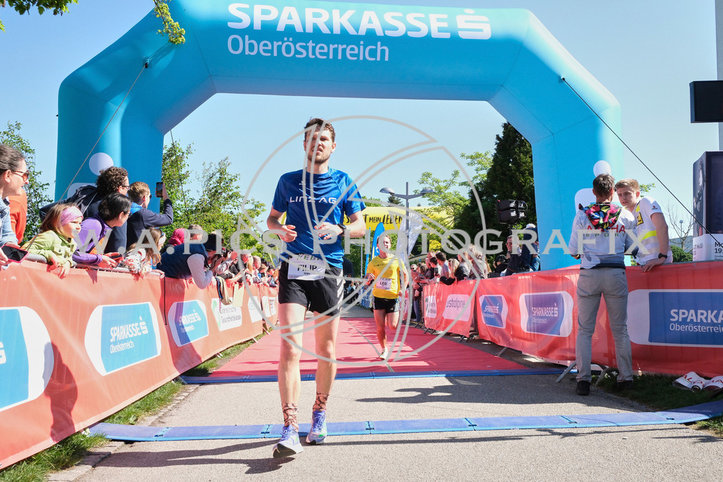 ..... | LINZ,AUSTRIA,27.April 25, Int. 3 Brückenlauf Linz  , Image shows: Photo: WAPICS / Michael Ring