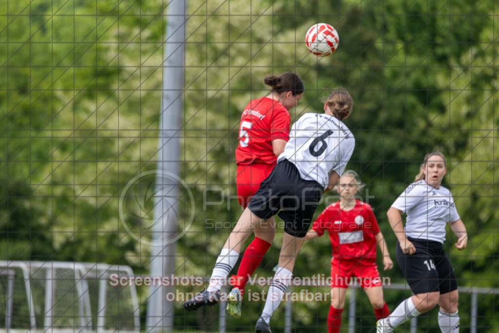 20250518_142600_0377 | #,1.FC Donzdorf (rot) vs. FV Bellenberg (weiß), Fussball, Frauen-Verbandsliga Württemberg, 20. Spieltag, Saison 20242025, Rasenplatz Lautertal Stadion, Süßener Straße 16, 73072 Donzdorf, 18.05.2025 - 1300 Uhr,Foto: PhotoPeet-Sportfotografie/Peter Harich