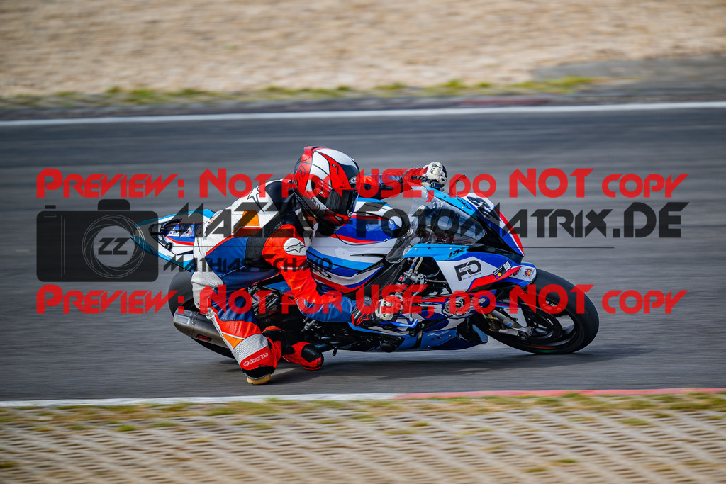 MaZZes_FotoMatrix_230719_9568 | WEISS