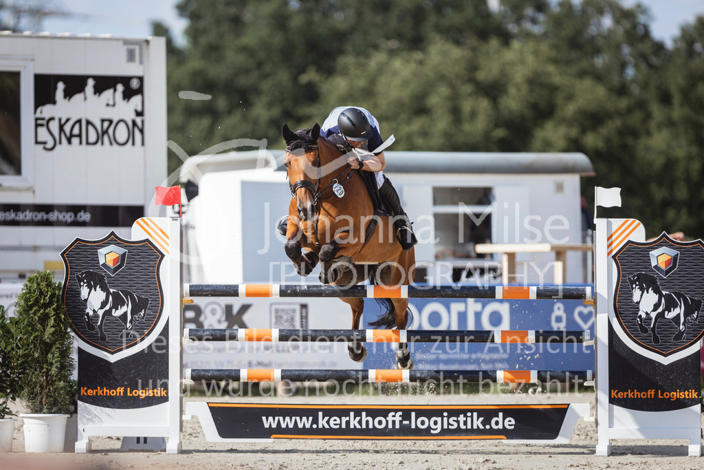 240711_BHO_M1-Spr-1-649 | Deine schönsten Turniermomente als professionelle Fotos! Entdecke hochwertige Pferdesport-Fotografie im Online-Shop. Jetzt Fotos finden & bestellen!