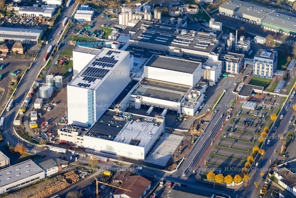 439A5734 | Luftbildfotografie Gebäude und Produktionshallen auf dem Lebensmittelhersteller- Werksgelände "Moers Frischeprodukte GmbH & Co. KG" an der Pferdsweide, Doktor-Berns-Straße in Moers - Realisiert mit Pictrs.com