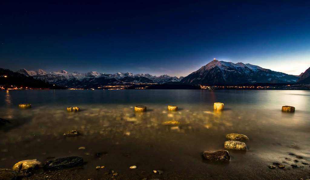 Thunersee  LXXIII | 1 | Hahnemühle Fine Art Print | 38 x 66 cm | CHF 120 | 73 | 1117
2 | LightJet Kodak Pro Endura | 45 x 80 cm | CHF 200 | 73 | 1130 - Realisiert mit Pictrs.com