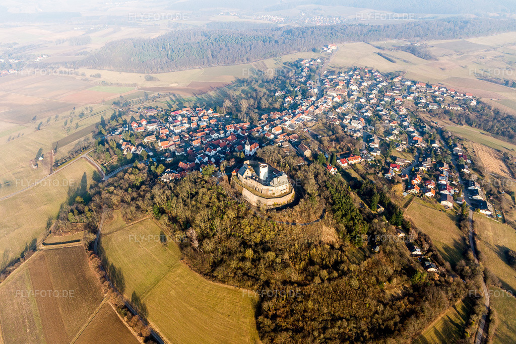 Luftbild: Burganlage der Veste Museum am Burgweg im Ortsteil Hering in Otzberg im Bundesland Hessen in Deutschland. Foto: IMG_096812.jpg vom 15.02.2017 durch Werner Riehm/FLY-FOTO.de