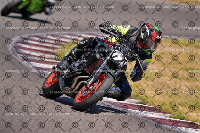 26bt05-1103 | markuskiefer.com - Realisiert mit Pictrs.com