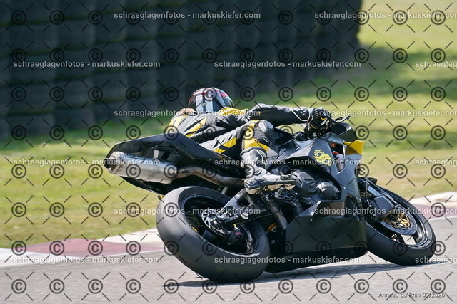 26BT02-1414 | markuskiefer.com - Realisiert mit Pictrs.com