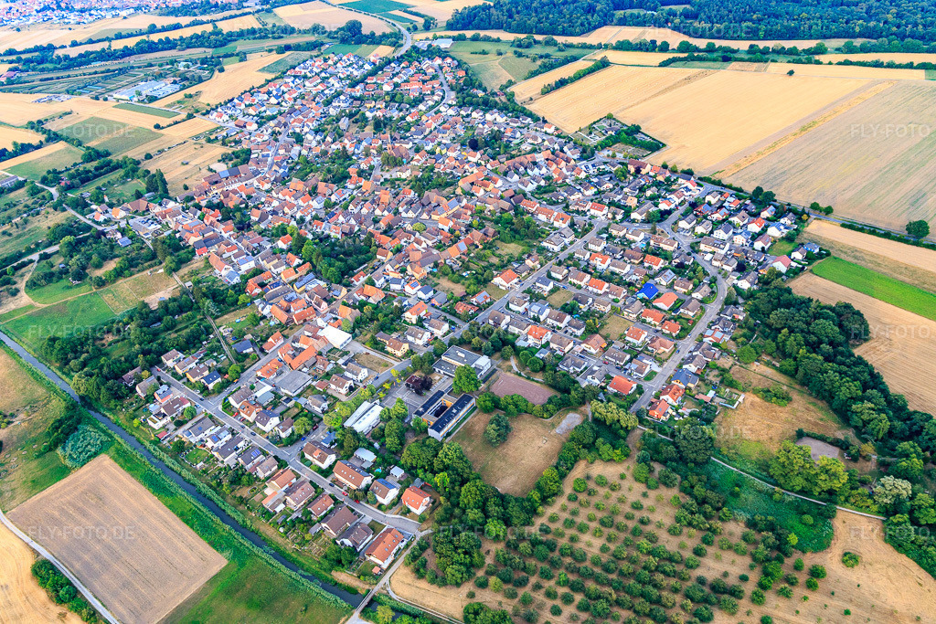Luftbild: Ortsansicht aus Nordwesten im Ortsteil Staffort in Stutensee im Bundesland Baden-Württemberg in Deutschland. Foto: IMG_109099.jpg vom 19.07.2018 durch Werner Riehm/FLY-FOTO.de