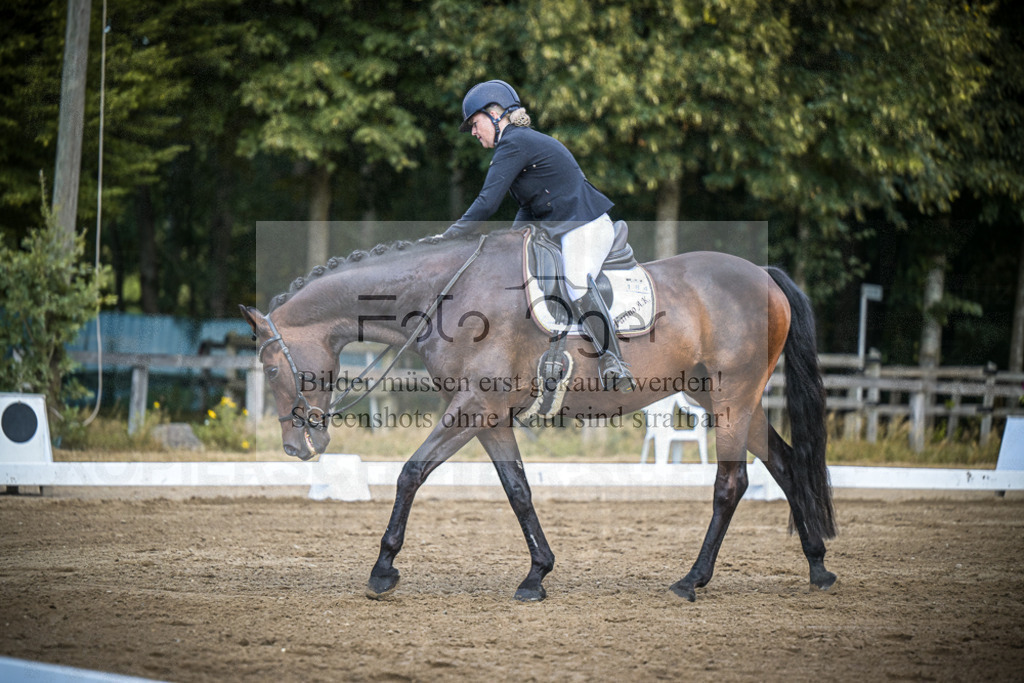 DOS_4167 | Entdecke hochwertige Reitturnierfotos von Foto Oger. Professionell, emotional und authentisch – jetzt Lieblingsmomente im Shop bestellen.Deutschlandweite Turnierfotografie. - Realisiert mit Pictrs.com